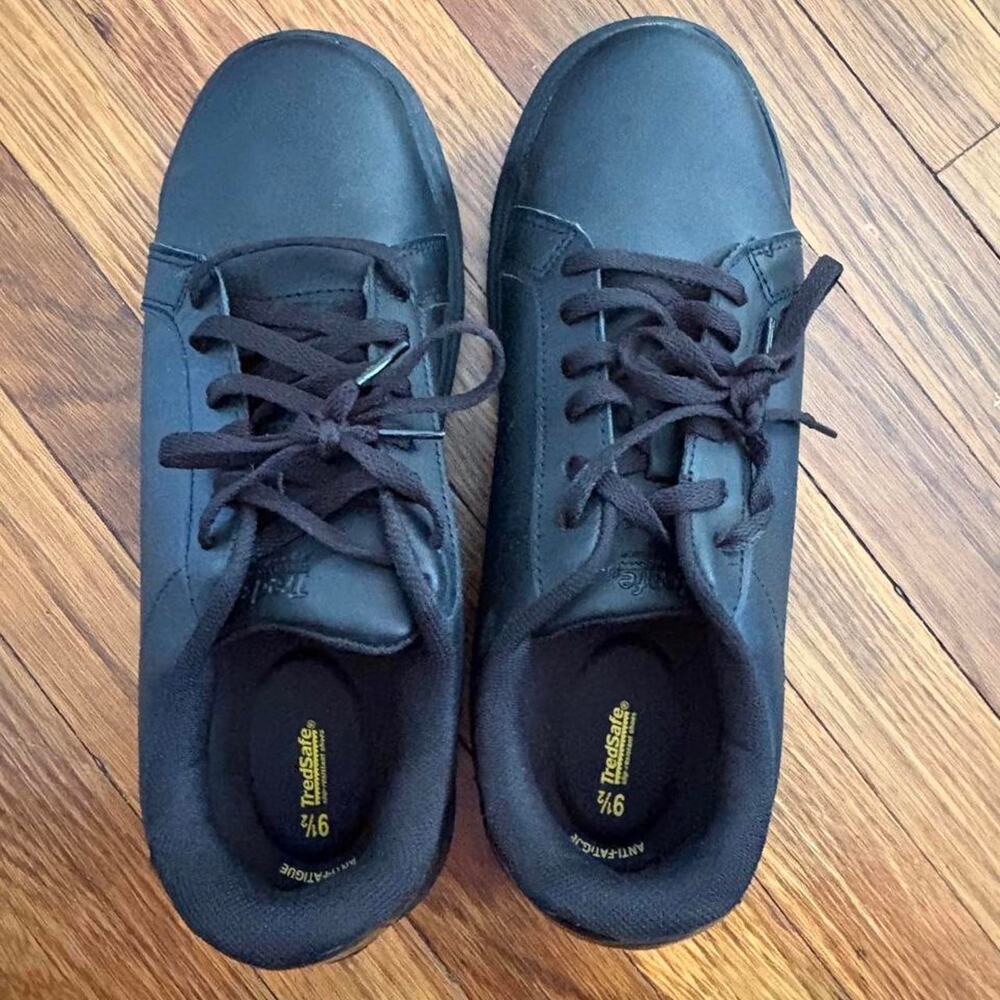 Slip not black leather tredsafe